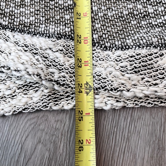 Jessica Simpson Women's Black Marbled Ribbon Chain Link Neck Sweater Plus Sz 1X - Picture 11 of 13